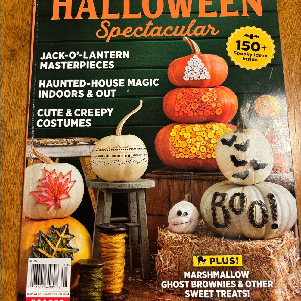 Halloween Spectacular Magazine.  DISCOUNT: 3/$20 in closet